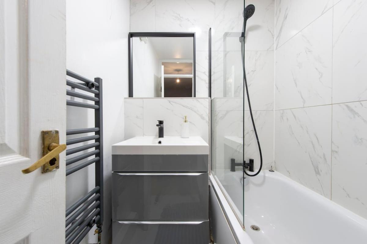 Lovely 2-Bed 20 Mins To Central 伦敦 外观 照片